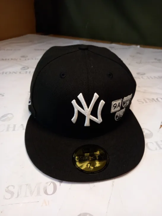 NY WORLD SERIES CAP 4499683-Simon Charles Auctioneers