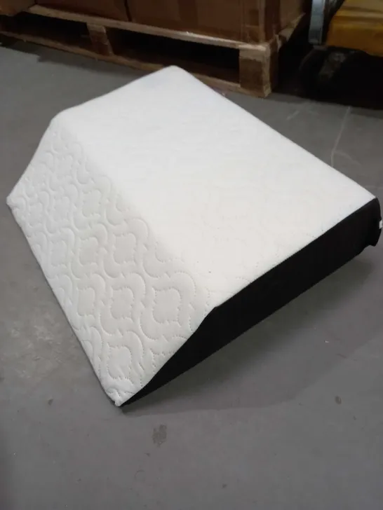 LARGE SLANTED PILLOW 