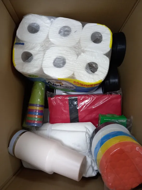 BOX OF APPROXIMATELY 15 ASSORTED ITEMS TO INCLUDE BIG CUP, FILTER, WRIST BRACE ETC