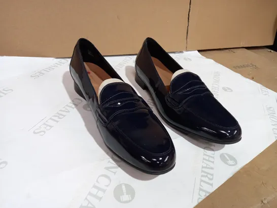 BOXED PAIR OF CLARKS BLUE PRINT LOAFERS