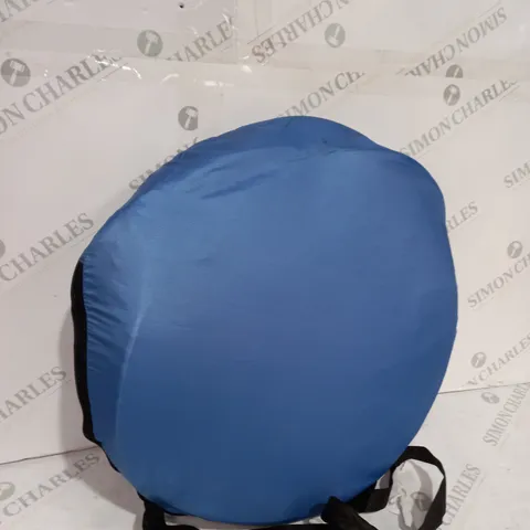 POP UP TENT BLUE UNZIP TO OPEN 