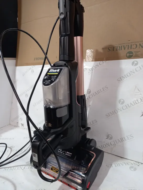 SHARK CORDED STICK VACUUM HZ500UKT