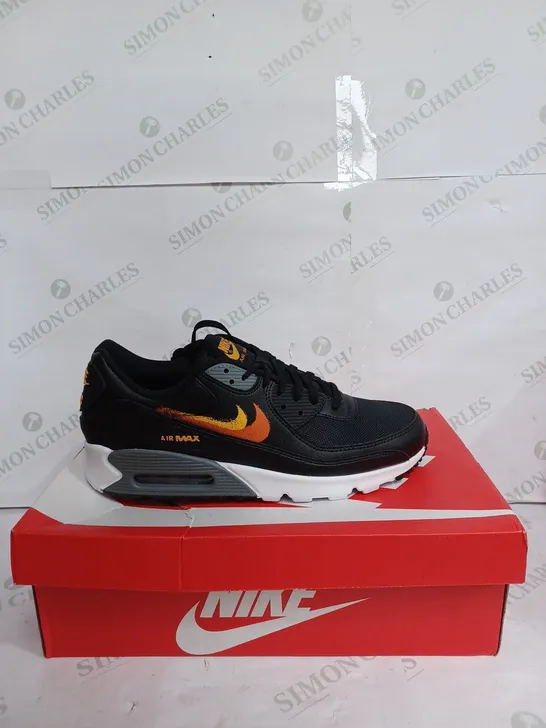 NIKE AIR MAX 90 IN BLACK - UK 11.5