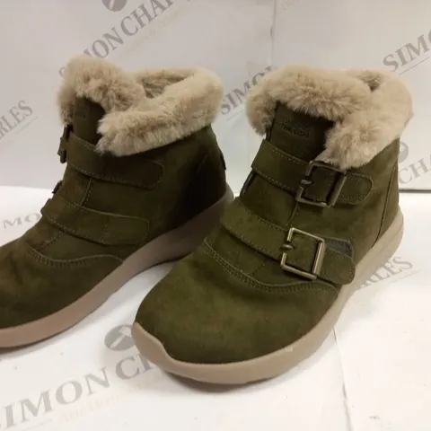 SKECHERS BUCKLE DETAIL OLIVE BOOTS - 4.5