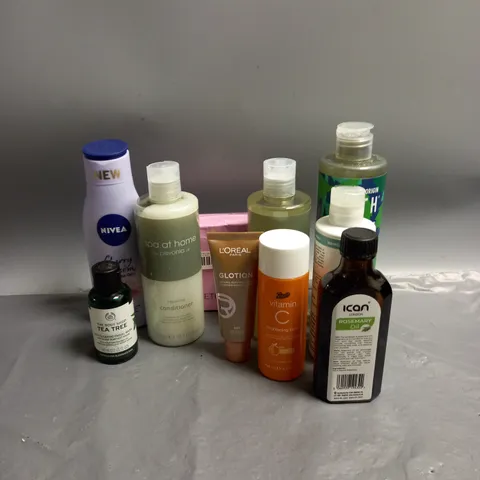 LOT OF 10 ASSORTED HEALTH AND BEAUTY ITEMS TO INCLUDE L'OREAL PARIS GLOTION IN 903 MEDIUM GLOW (40ML), THE BODY SHOP TEA TREE CLEARING FACIAL WASH (60ML), BOOTS VITAMIN C BRIGHTENING TONER (100ML), ET