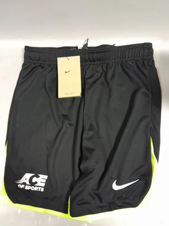 NIKE CHILDRENS ACE OF SPORTS SHORTS - M