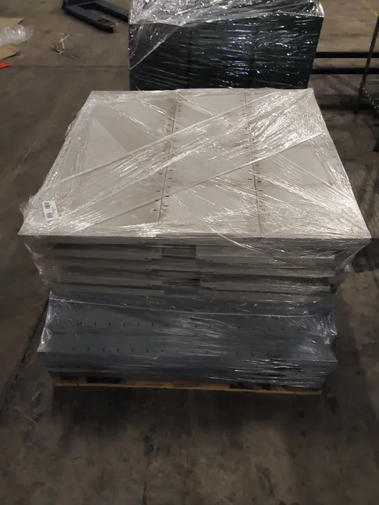 PALLET CONTAINING A LARGE QUANTITY OF METAL SHELVES 