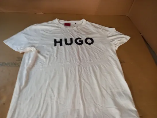 HUGO BOSS WHITE T-SHIRT - XL