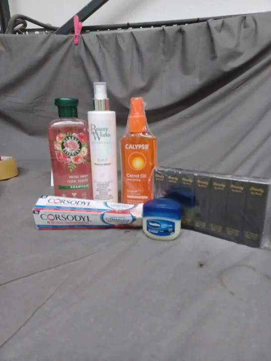 APPROXIMATELY 20 ASSORTED COSMETIC PRODUCTS TO INCLUDE HERBAL ESSENCES SHAMPOO, CORSODYL TOOTHPASTE, AND CALYPSO CARROT OIL