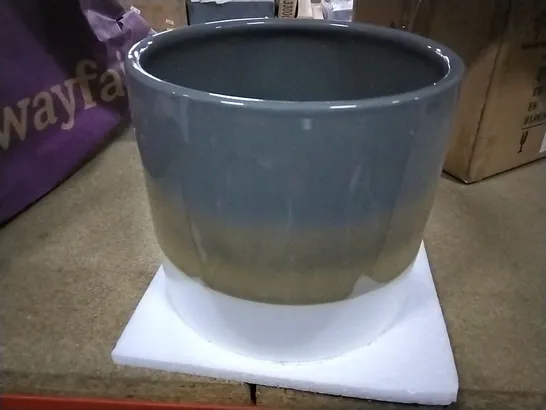 BOXED REACTIVE CERAMIC PLANT POT GREY