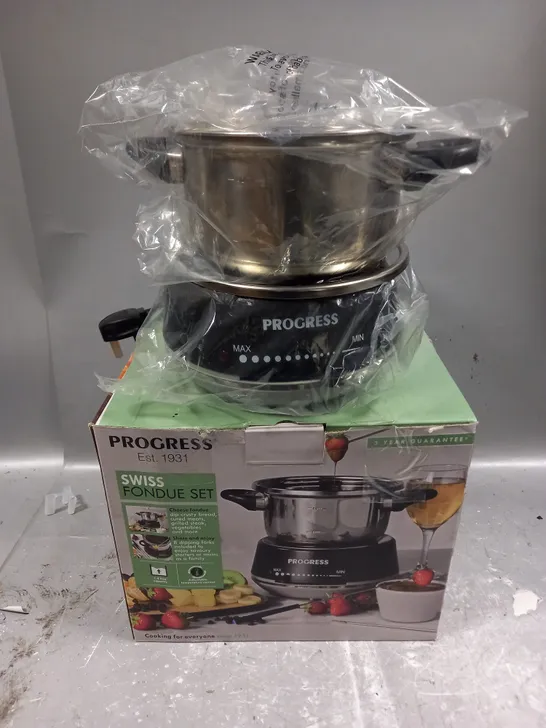 BOXED PROGRESS SWISS FONDUE SET IN SILVER/BLACK