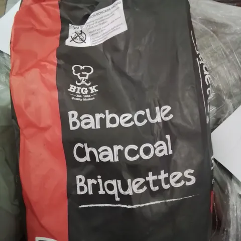 A PALLET TO CONTAIN APPROXIMATELY 55 X 5KG BAGS OF BIG K BARBECUE CHARCOAL BRIQUETTES 