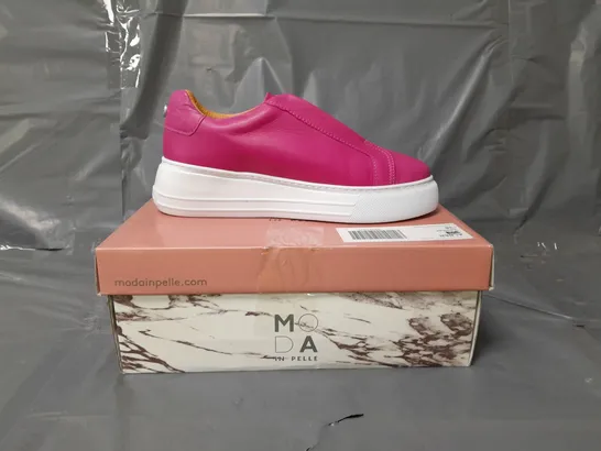 MODA IN PELLE ALBER LEATHER SLIP ON TRAINERS PINK SIZE 5 