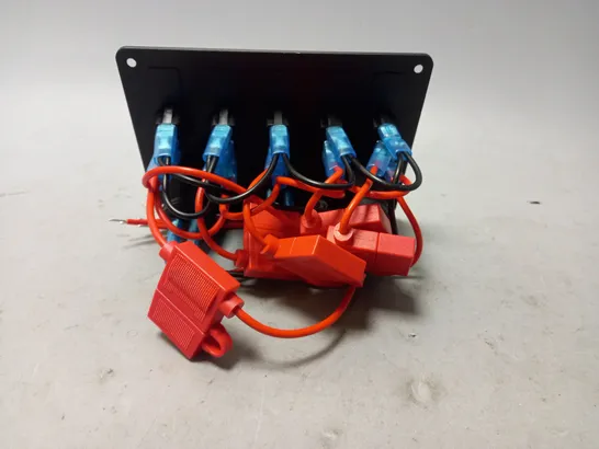 SWITCH MODULAR WITH USB AND 12V 