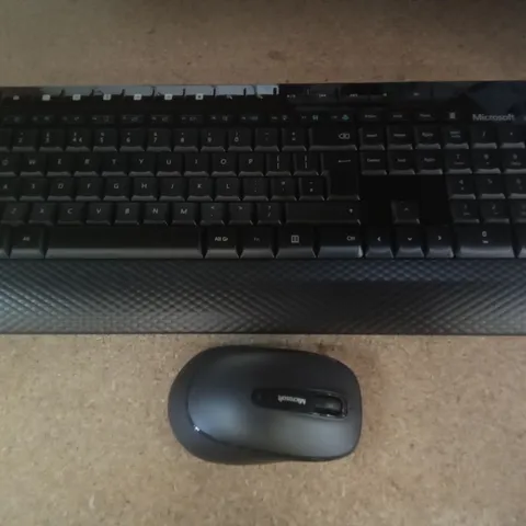 MICROSOFT WIRELESS 2000 DESKTOP - KEYBOARD AND MOUSE COMBO