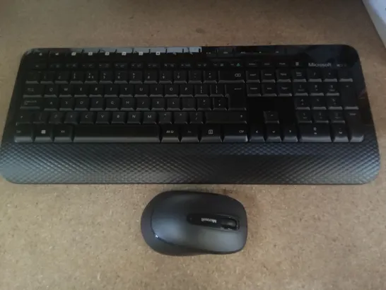 MICROSOFT WIRELESS 2000 DESKTOP - KEYBOARD AND MOUSE COMBO