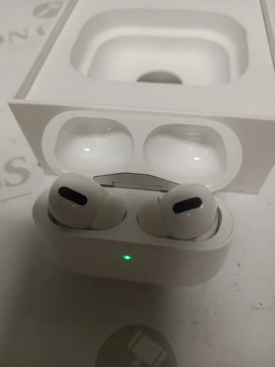 APPLE AIRPODS PRO