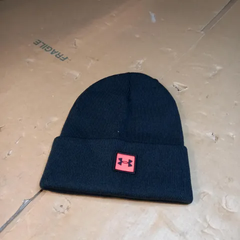 BLACK WINTER UNDER ARMOUR BEANIE 