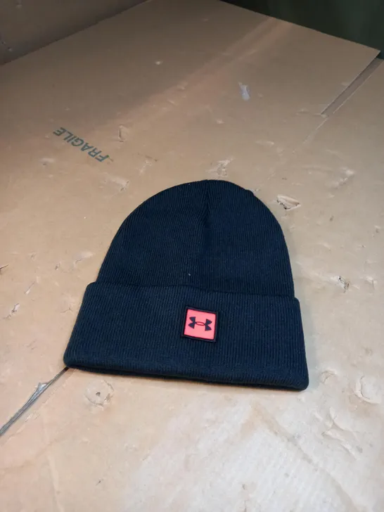 BLACK WINTER UNDER ARMOUR BEANIE 