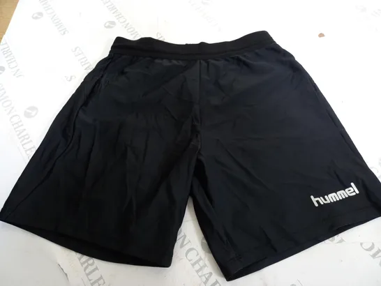 HUMMEL REFLECTOR TECH SHORTS IN BLACK - SMALL