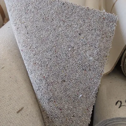 ROLL OF QUALITY DIM BERBER DIMENSION CAIRGORMS CARPET // SIZE: APPROX 4 X 9.94m