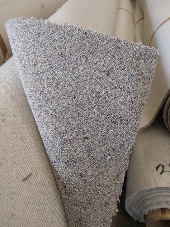 ROLL OF QUALITY DIM BERBER DIMENSION CAIRGORMS CARPET // SIZE: APPROX 4 X 9.94m