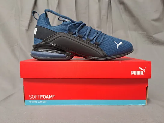 BOXED PAIR OF PUMA AXELION BLOCK SHOES IN DARK DENIM/BLACK UK SIZE 6