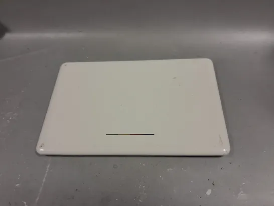 WHITE HP CHROMEBOOK CB2 11 