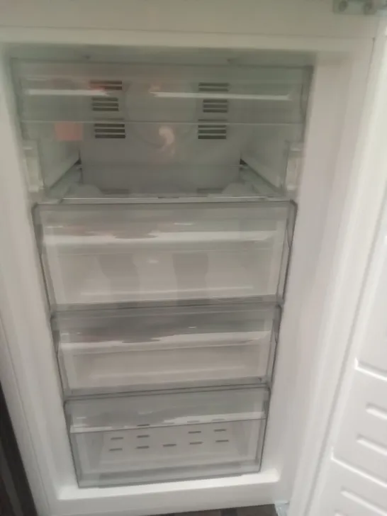 SWAN TALL 50/50 FRIDGE FREEZER - WHITE