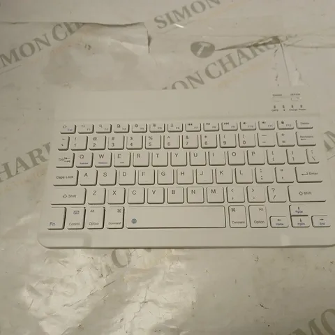 BLUETOOTH KEYBOARD - WHITE 