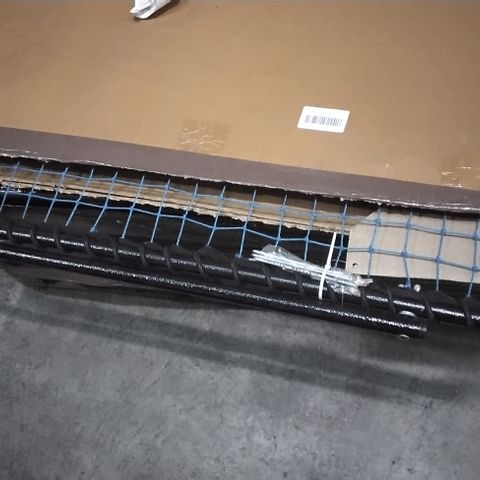 PALLET OF APPROXIMATELY 10 BOXED HUNTS COUNTY FREEWAY BALL NETS