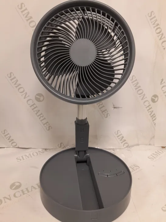 BOXED BELL & HOWELL RECHARGEABLE EXTENDABLE DESK & FLOOR FAN IN GREY