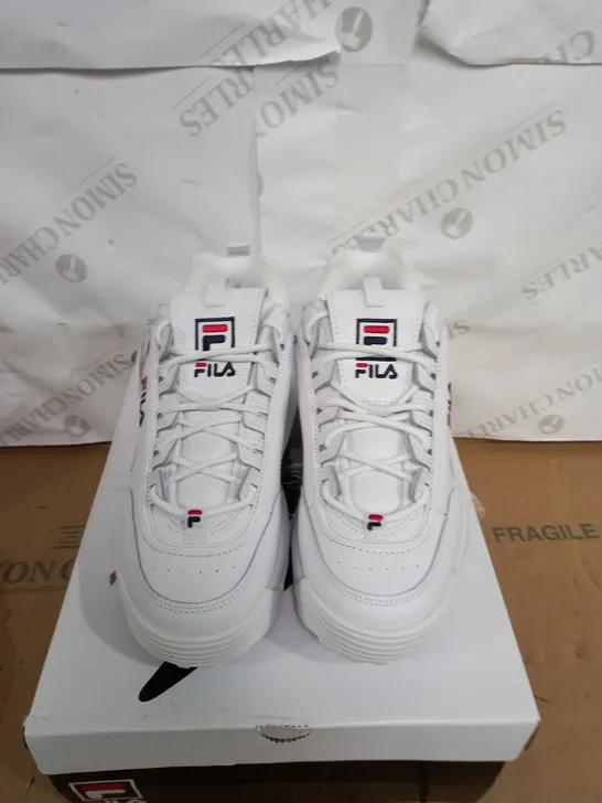 WOMENS FILA DISRUPTOR WHITE TRAINERS SIZE 6