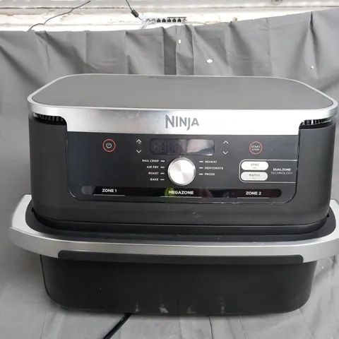 NINJA10.4L FOODI FLEXDRAWER DUAL AIR FRYER IN BLACK AF500UK