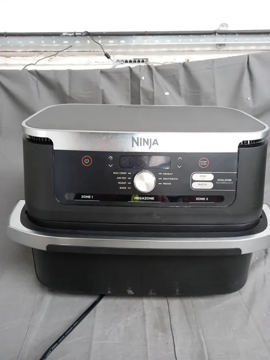 NINJA10.4L FOODI FLEXDRAWER DUAL AIR FRYER IN BLACK AF500UK