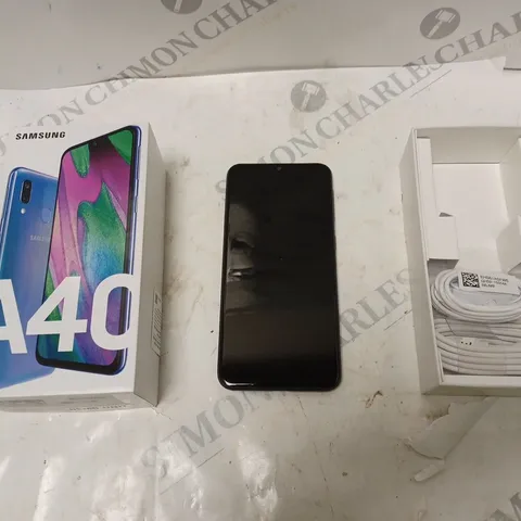 BOXED SAMSUNG GALAXY A40 64GB WITH ACCESSORIES 