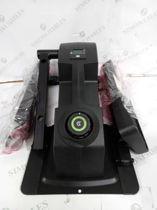 BOXED CUBII JR2 SEATED SMOOTH ACTION ELLIPTICAL TRAINER