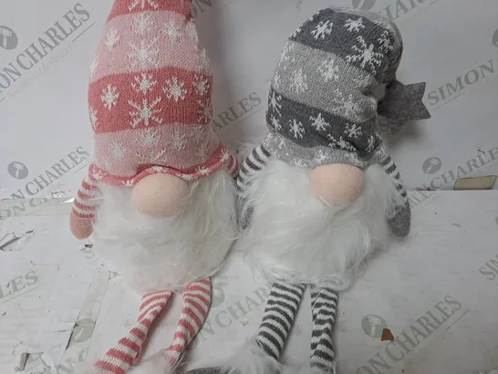 SET OF 2 GNOMES 