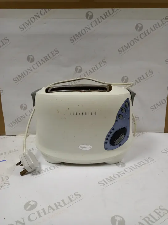 BREVILLE LIGHTNING TOASTER IN WHITE