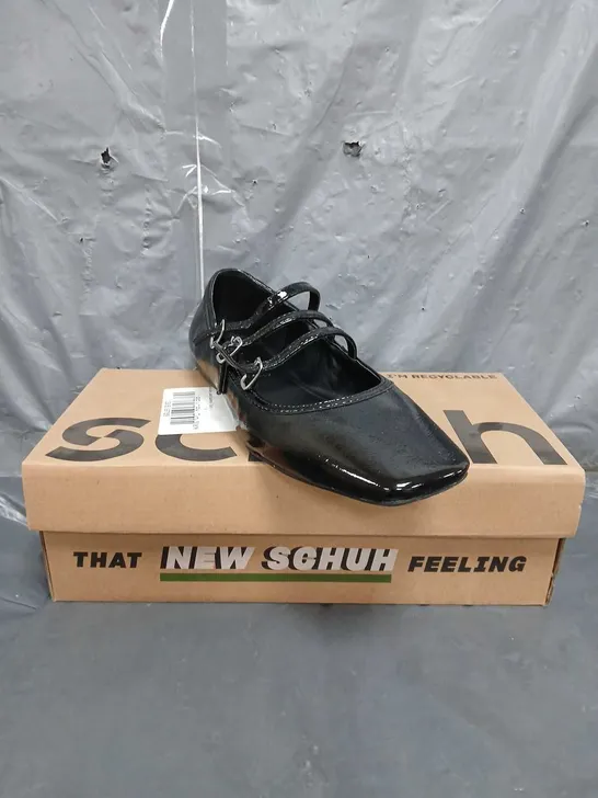 BOXED PAIR OF SCHUH LILIANA MARY JANE BALLERINA SHOES IN BLACK SIZE 8