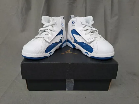 BOXED PAIR OF NIKE JORDAN MVP KIDS SHOES IN WHITE/BLUE UK SIZE 7.5