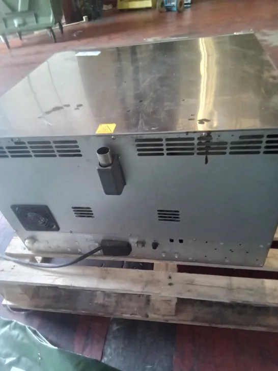 UNOX COMMERCIAL OVEN - MODEL XF199