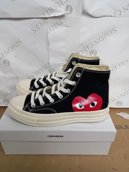 BOXED PAIR OF CONVERSE HIGH TOP TRAINERS SIZE 8