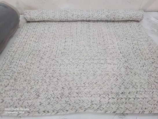 BRAND NEW NULOOM 3'X5' IVORY RUG