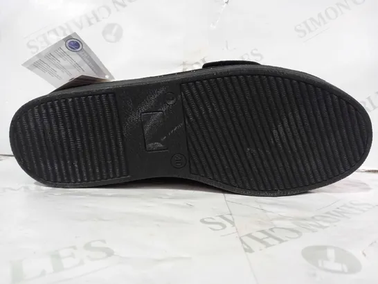 BOXED PAIR OF SANDPIPER SELINA BLACK SPARKLE SLIPPERS UK SIZE 7