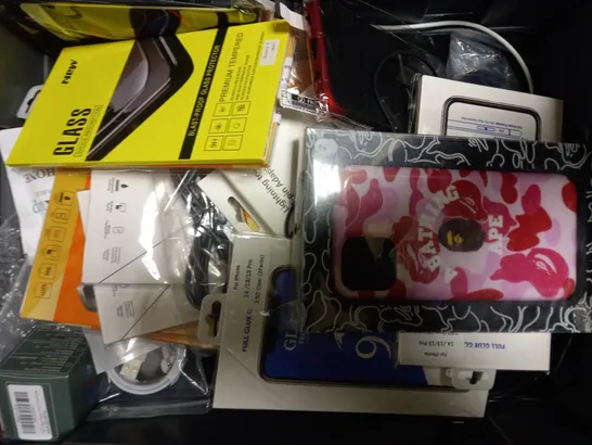 LOT OF APPROXIMATELY 20 PHONE ACCESSORIES, TO INCLUDE CASES, SCREEN PROTECTORS, ETC 