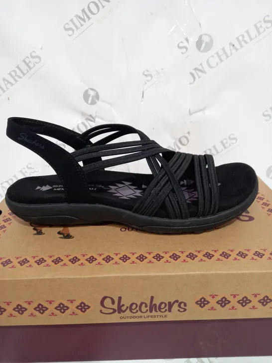 BOXED SKECHERS VEGAN SANDALS SIZE UNSPECIFIED