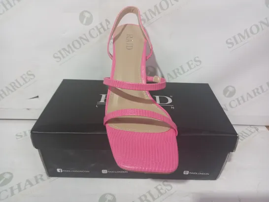 BOXED PAIR OF RAID OPEN TOE STRAPPY BLOCK HEEL SANDALS IN PINK SIZE 6