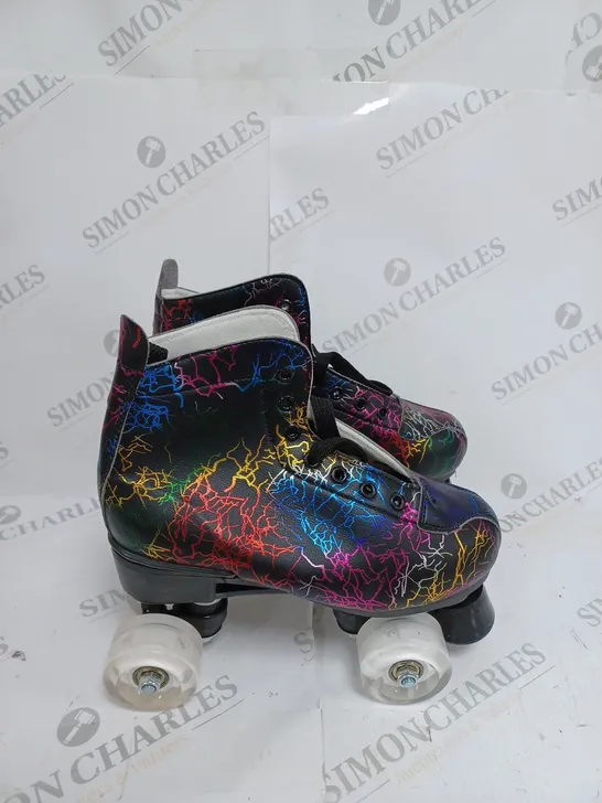 BOXED YYW 4 WHEEL ROLLER SKATES - EU 38