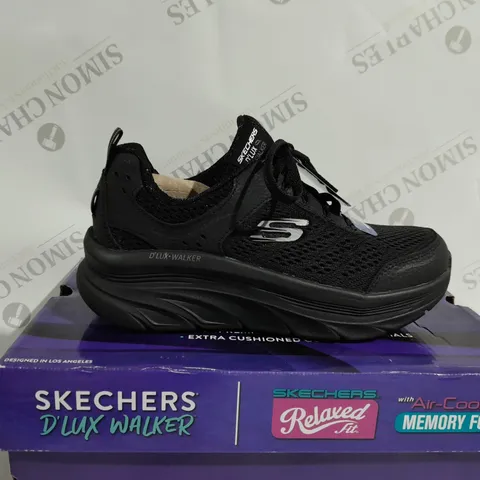 BOXED PAIR OF SKECHERS MOTION LACE UP TRAINERS IN BLACK - SIZE 3